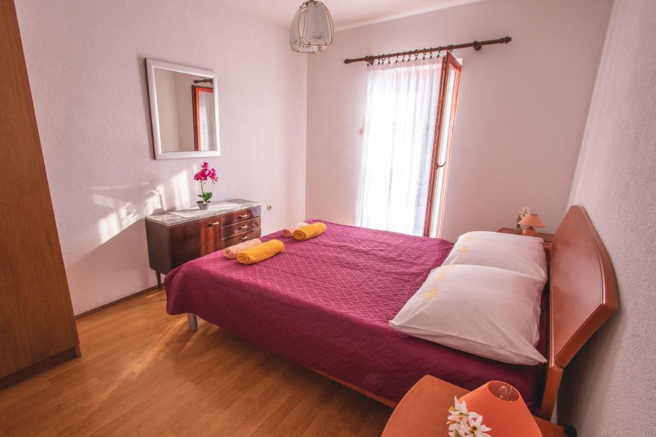Kristian Apartments 로비니 외부 사진