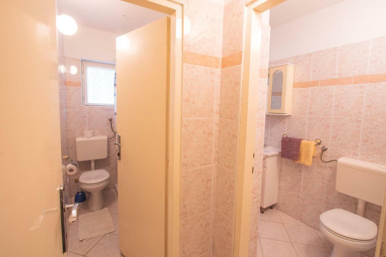 Kristian Apartments 로비니 외부 사진