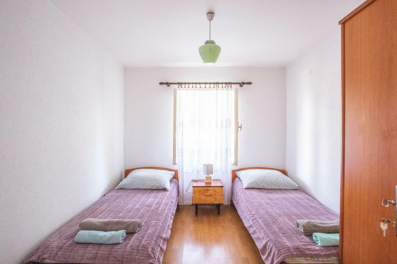 Kristian Apartments 로비니 외부 사진