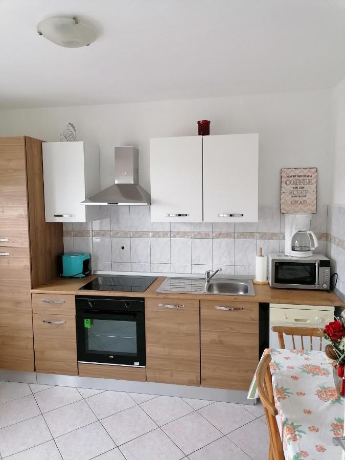 Kristian Apartments 로비니 외부 사진